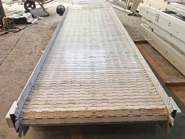 鏈板輸送機(jī)